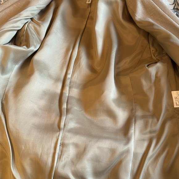 Elegant ESCADA Beige Women's Blazer/Skirt suit set - Picture 12 of 14